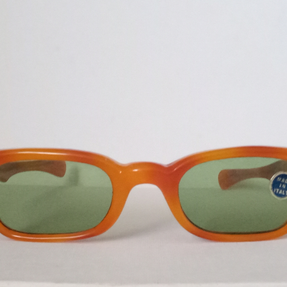 New Vintage Womens Burnt Orange Sunglasses Green Glass Lense NOS Italy